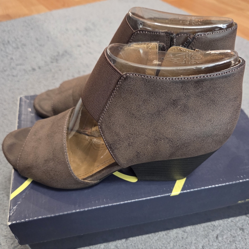 Natural Soul Dylan Sandals In Mocha Size 7 Boho Spring Summer Vacay Brunch